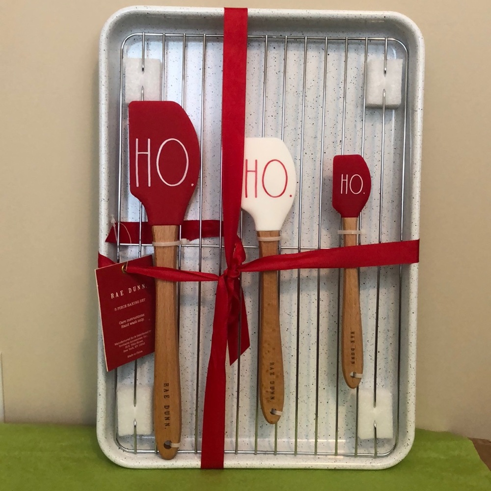 Rae Dunn 5 Piece Baking Set